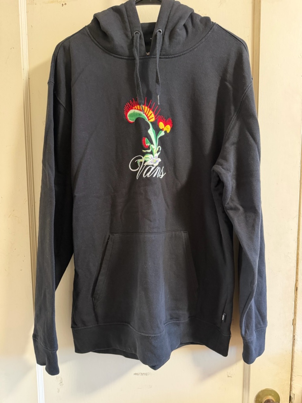 Vans Black Pullover Hoodie with Embroidered Design